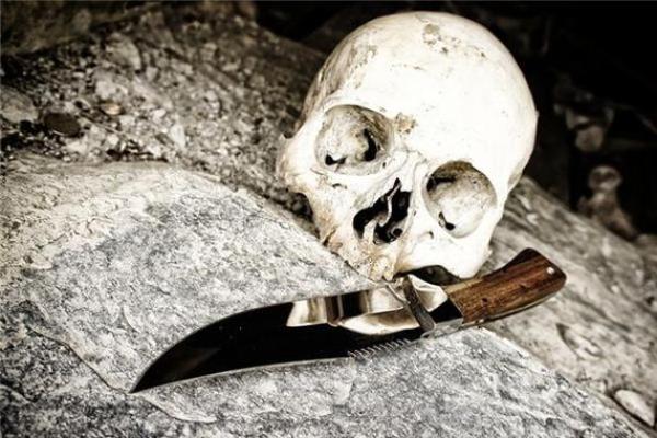 梦见被人捅了一刀流血了什么征兆